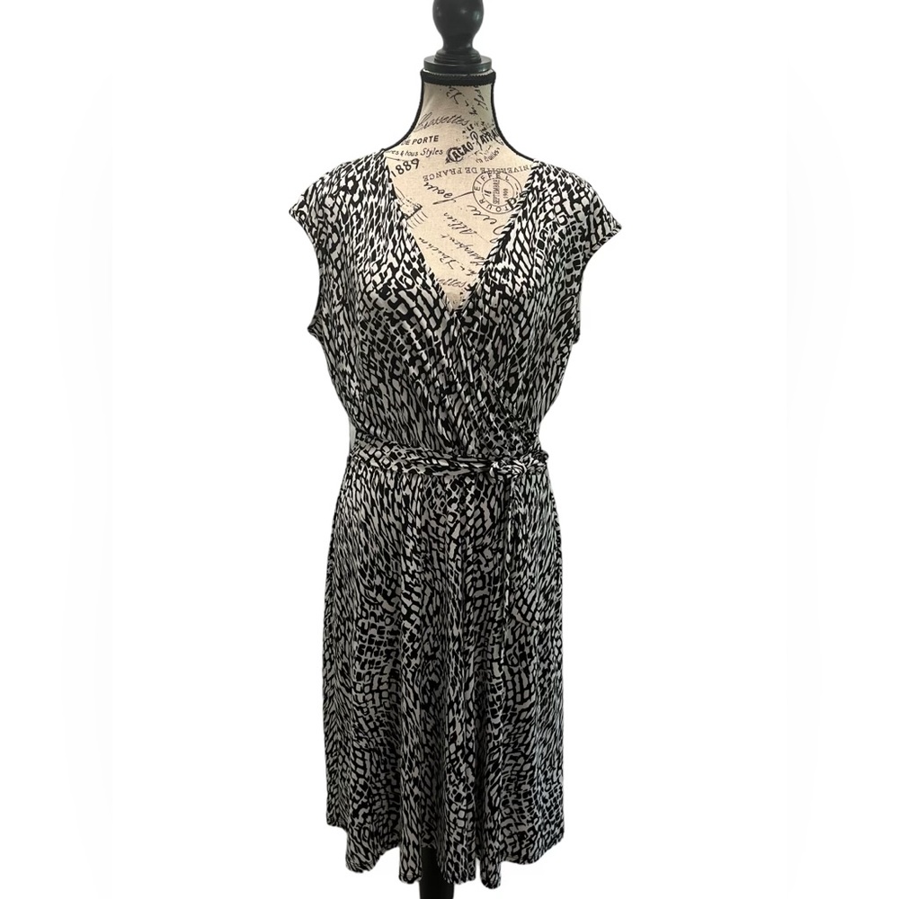 Studio one New York dress cream/ black Size M